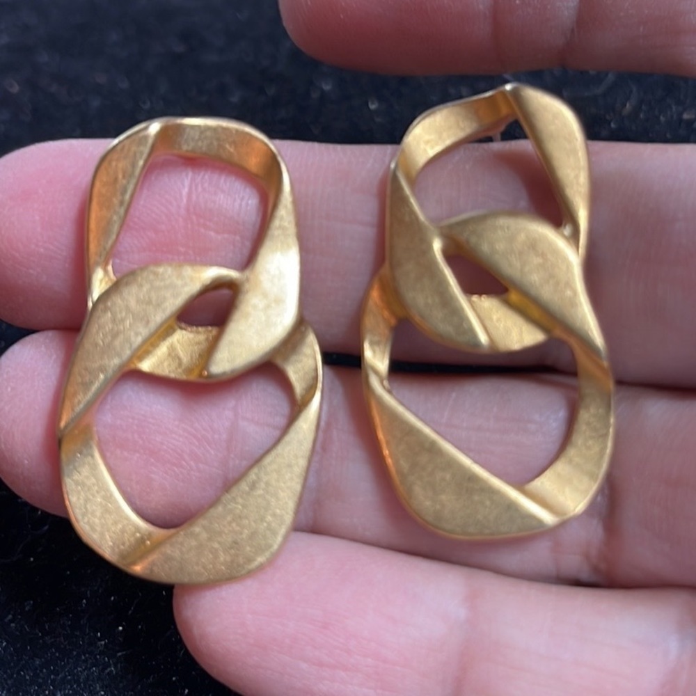 Erwin Pearl Designer Vintage PEP Signed Abstract Gold Tone Pierced Earrings. P/A